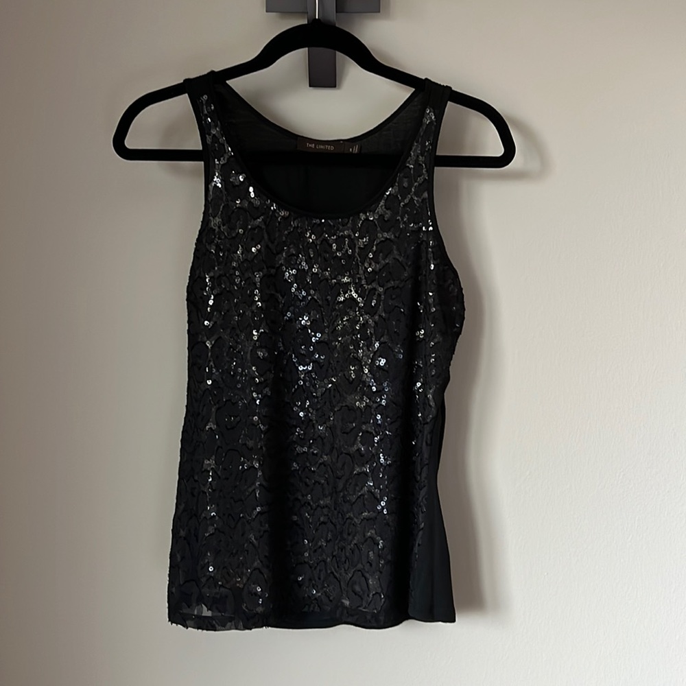 Beautiful sequin tank top 😍